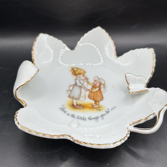 Vintage Holly Hobbie trinket dish White Decorative Leaf-Shaped Dish w/Gold Trim - Picture 3 of 6